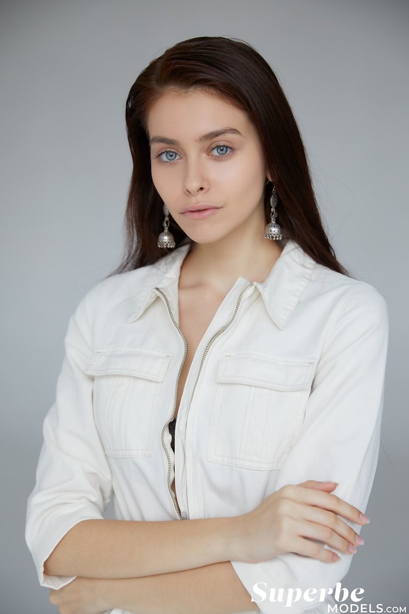 Маргаритка, 18 лет, 0 размер груди